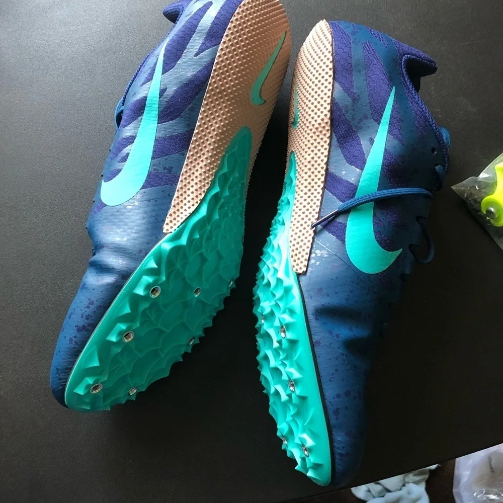 Nike zoom rival
